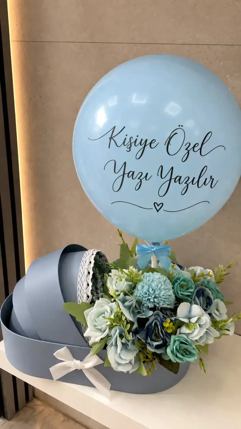 Yapay Çiçekli Balonlu Yeni Doğum Çiçeği