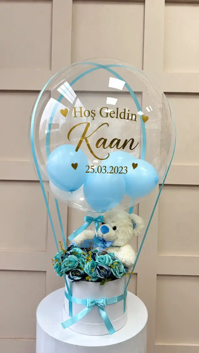 Balonlu Erkek Bebek İçin Doğum Çiçeği